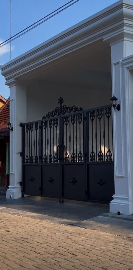 Pagar besi eropa 
